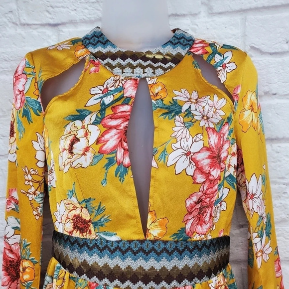 NASTY GAL Flower of Goodbye Maxi Floral Dress - Picture 3 of 16